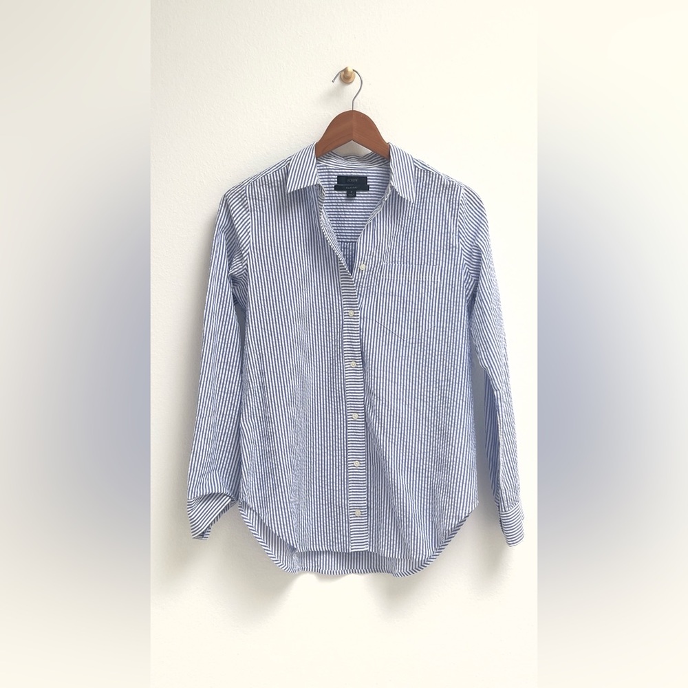 JCrew Classic Fit Blue & White Striped Seersucker Shirt, Size 2